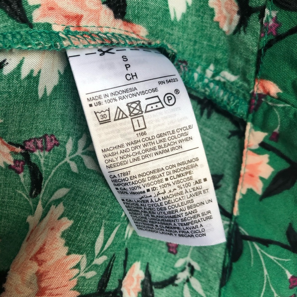 NWOT Pintuck Floral Kelly Green Boho Blouse Top - Picture 5 of 7